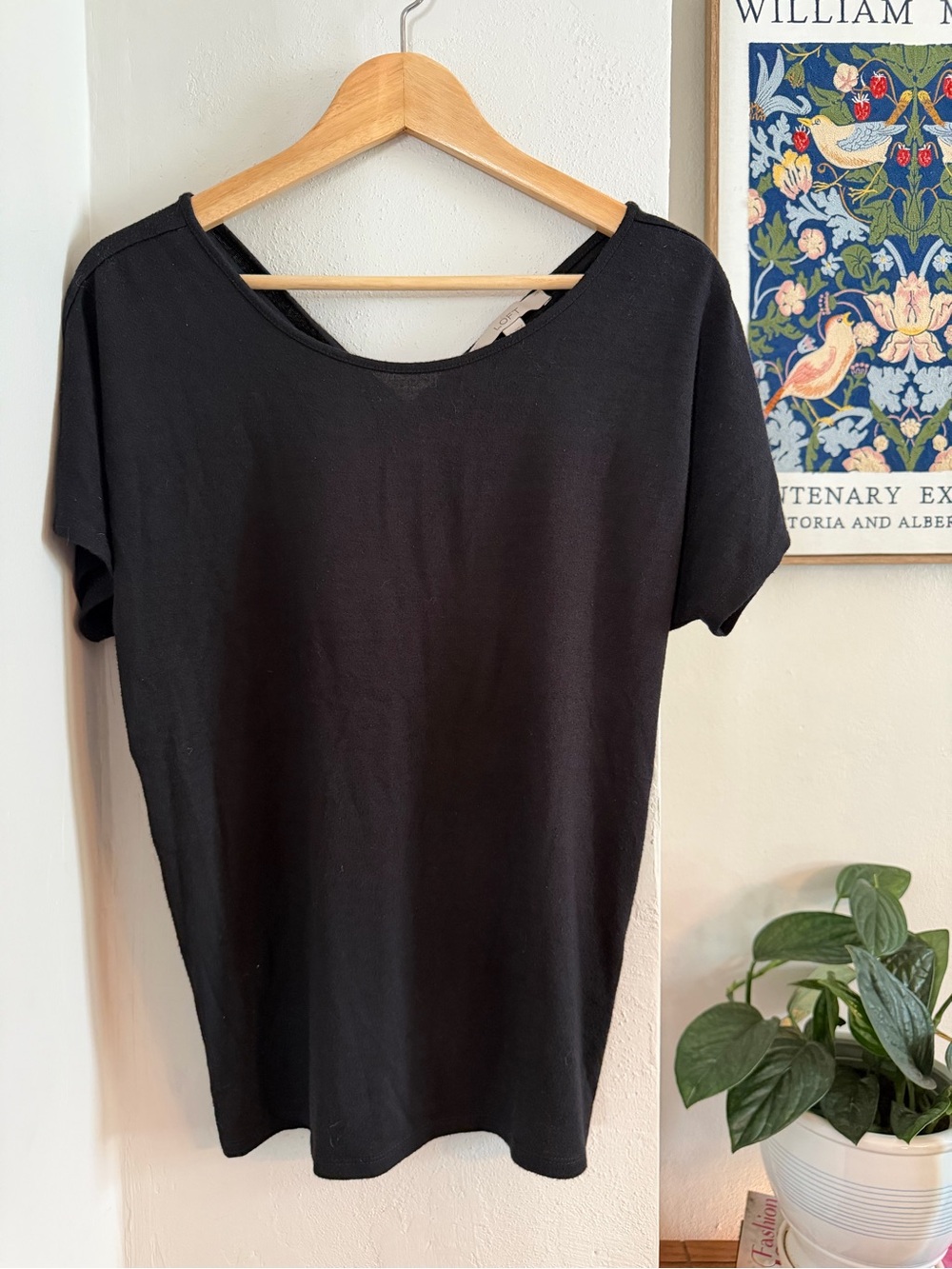 LOFT Black Twist-Front Short Sleeve Top — Size S